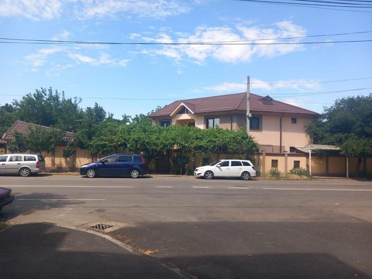 Casă cu 4 camere cu Teren 260 Mp în Central