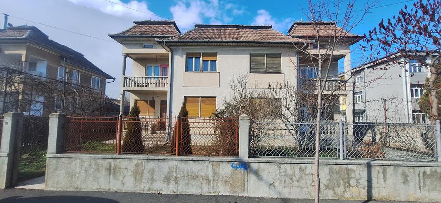 Casă cu 4 camere cu Canalizare în Câmpia Turzii