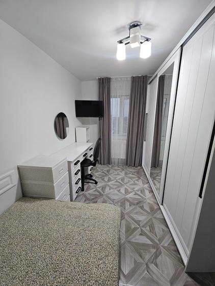 Apartament cu 4 camere decomandat în Central