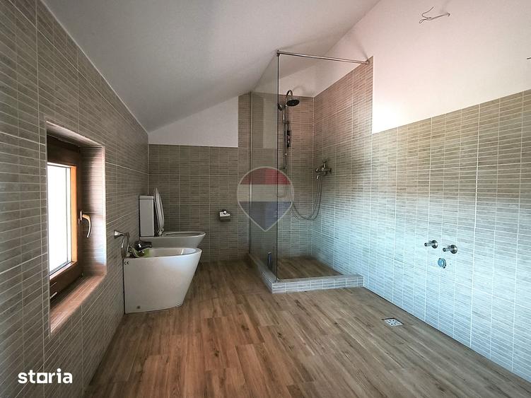 Casă cu 4 camere cu Teren 401 Mp în Hoghilag