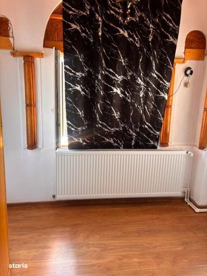 Casă cu 3 camere cu Teren 1000 Mp în Central