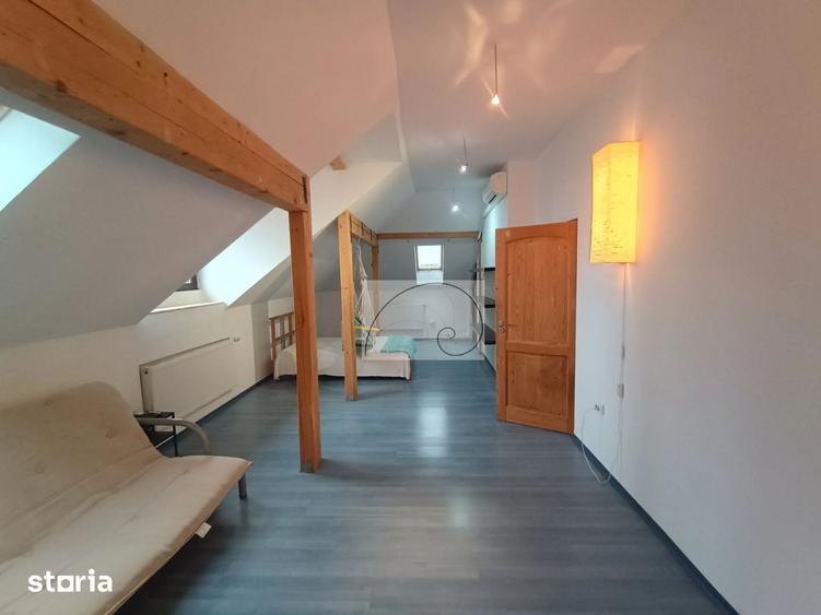 Casă cu 6 camere cu Teren 200 Mp în Moșilor