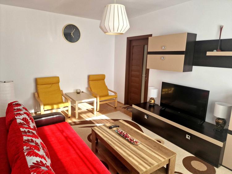 Inchiriez apartament cu 2 camere in Campina, renovat, central - 7