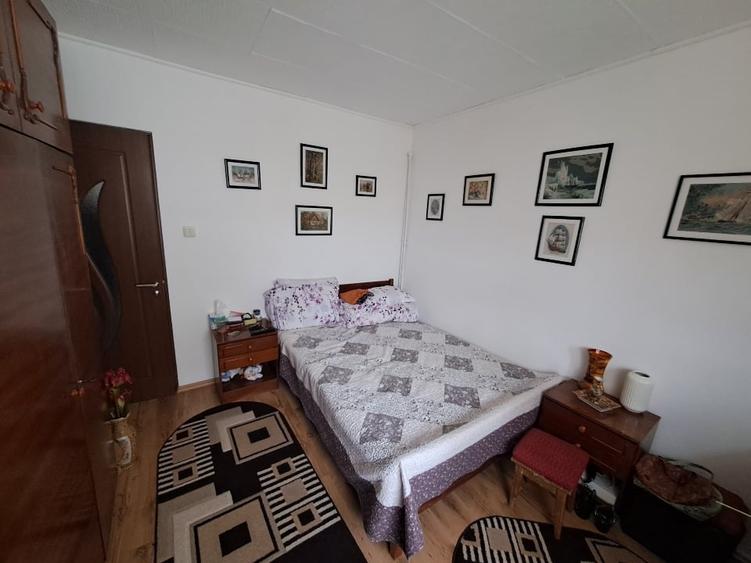 Apartament cu 2 camere decomandat, mobilat în Central
