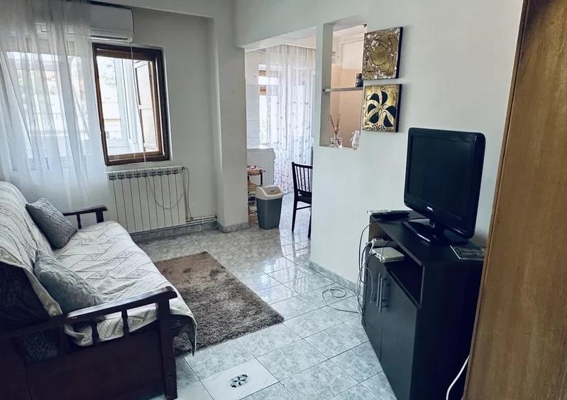 Apartament cu 3 camere decomandat, mobilat în Independenței