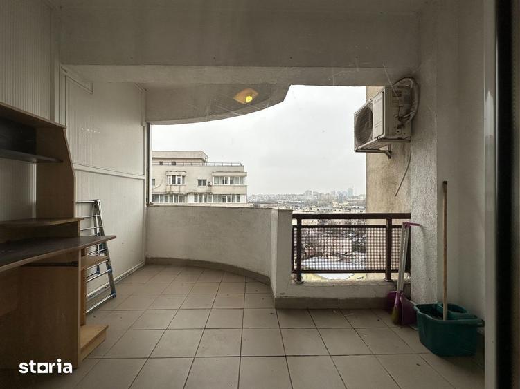Apartament cu 3 camere decomandat, mobilat în Vitan