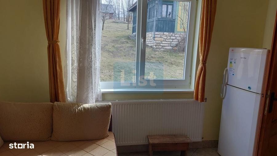 Casă cu 3 camere în Mărgău