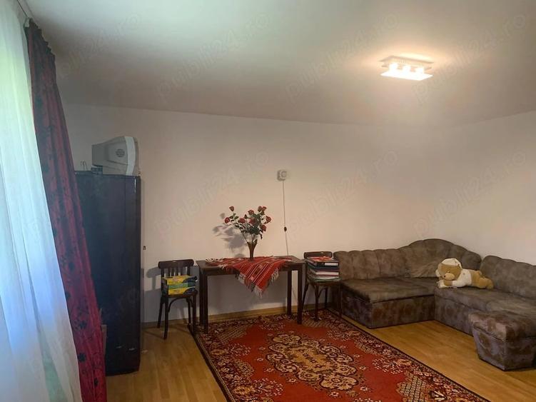 Casă cu 3 camere cu Teren 722 Mp în Surducu Mare
