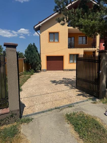 Casă cu 4 camere în Exterior Vest