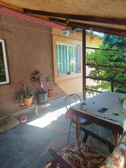 Casă cu 4 camere cu Teren 4925 Mp în Central