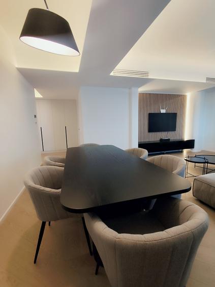 Apartament cu 3 camere decomandat în Cotroceni