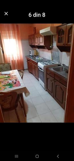 Apartament cu 3 camere semidecomandat în Exterior Vest