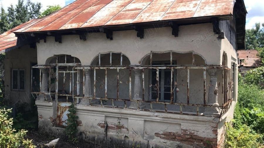 Casă cu 3 camere în Cârlogani
