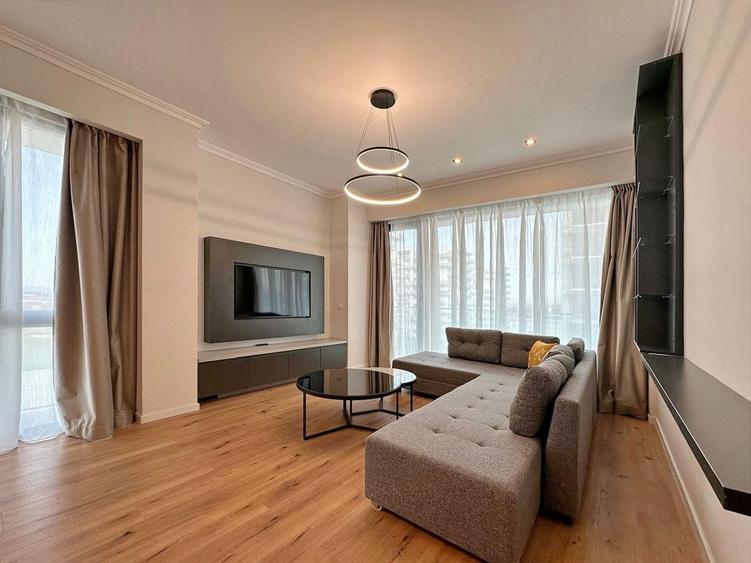 Apartament cu 3 camere decomandat, mobilat în Central