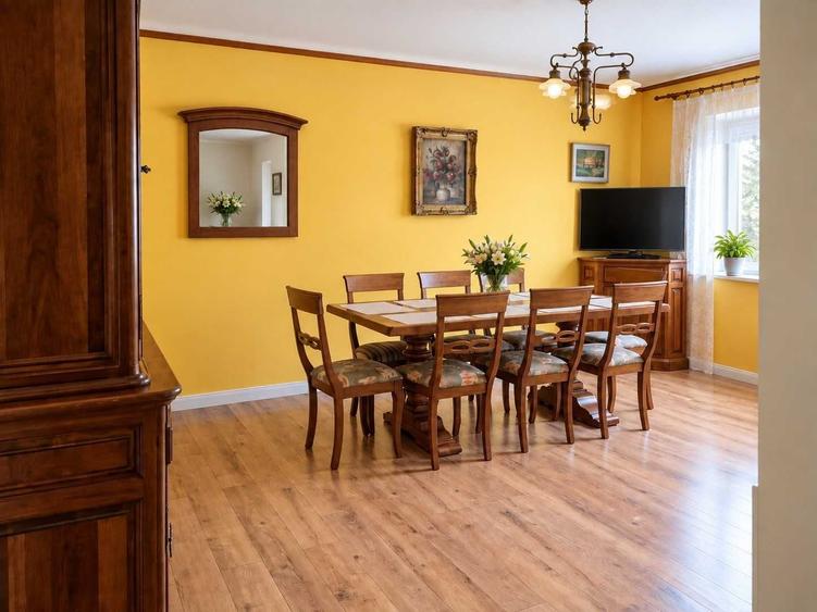 Apartament cu 3 camere decomandat în Carpați 2