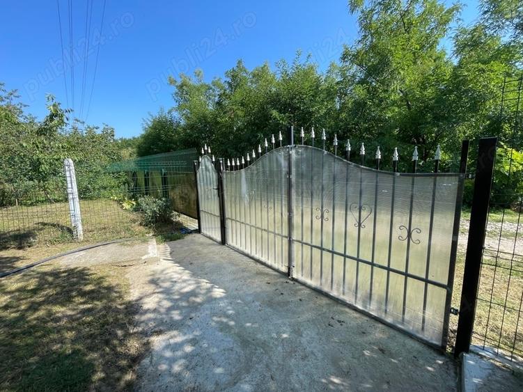 Casă cu Teren 3000 Mp în Gorbănești