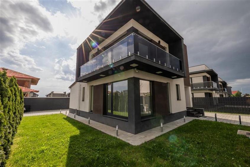 Casă cu 4 camere cu Teren 390 Mp în Sânpetru