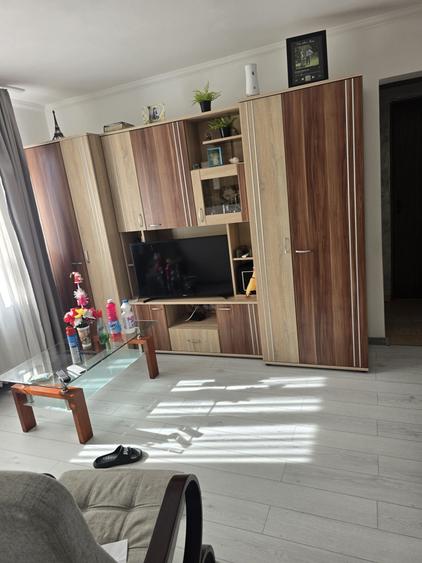 Apartament cu 2 camere decomandat în Florești