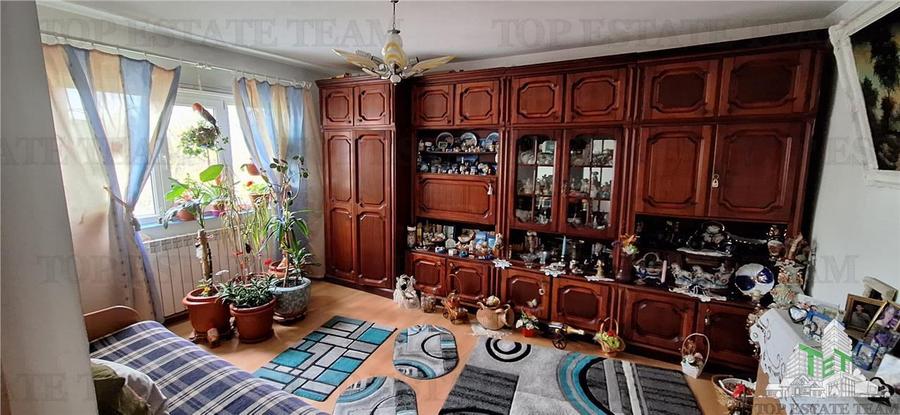 Apartament cu 4 camere decomandat, mobilat în CET