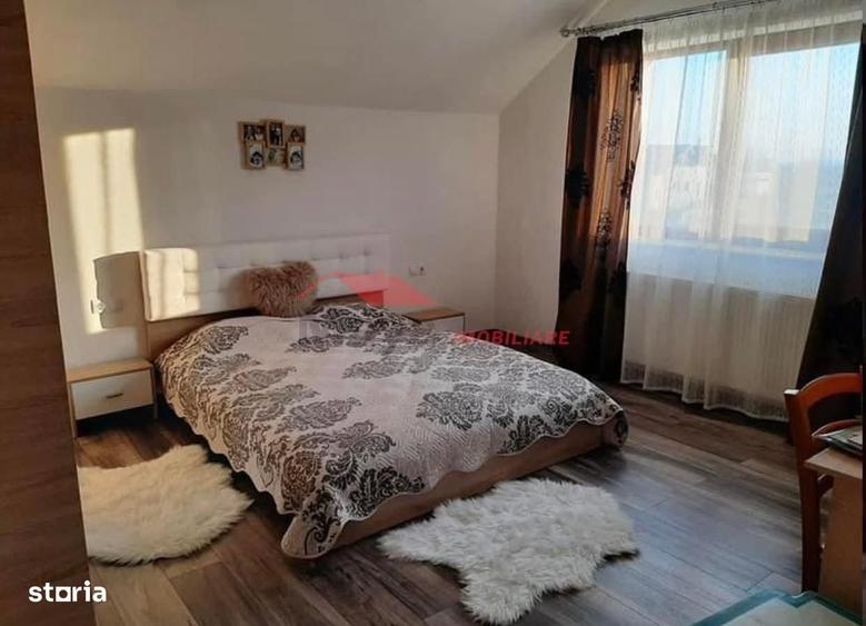 Casă cu 4 camere în Unirea