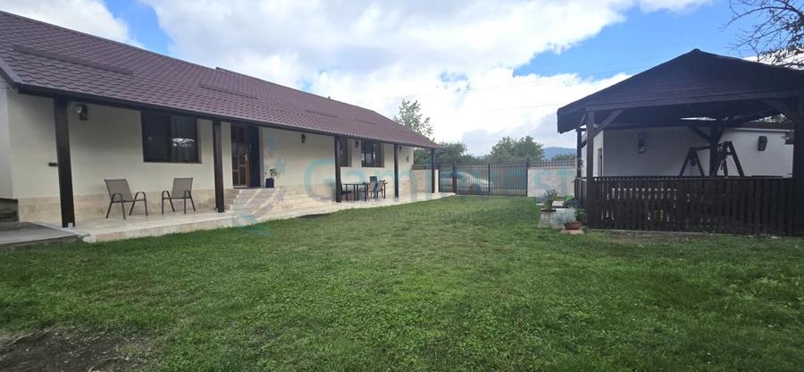 Casă individuală cu 4 camere cu Canalizare în Cacuciu Vechi