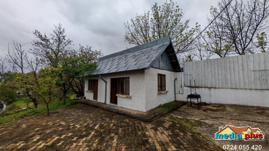 Casă individuală cu 4 camere cu Teren 2422 Mp în Foltești