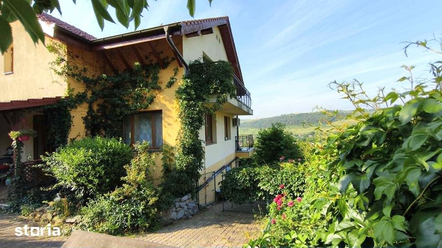 Casă cu 6 camere cu Teren 350 Mp în Baciu
