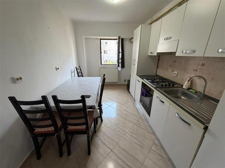Apartament 2 camere, zona Piata Moldovei, etaj 5 - 3