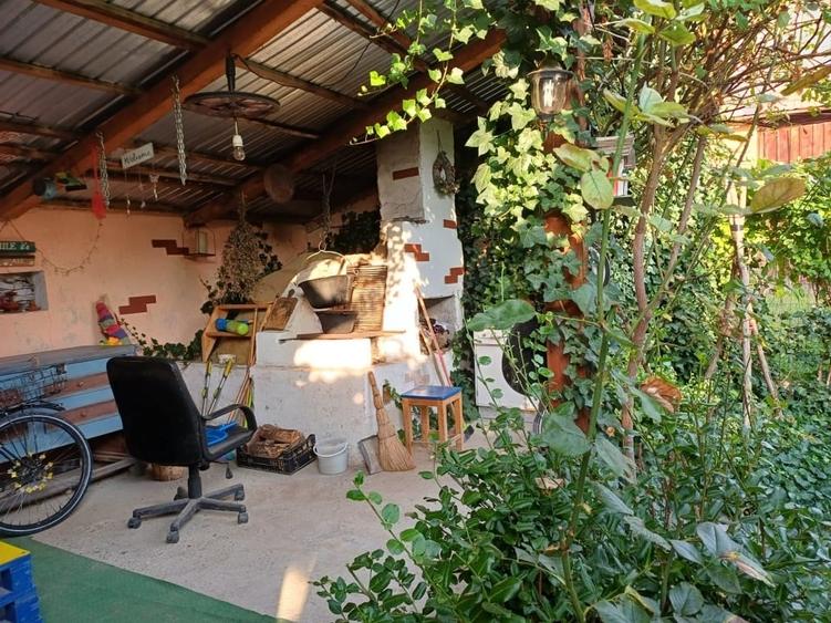 Casă individuală cu 2 camere cu Teren 1900 Mp în Doștat