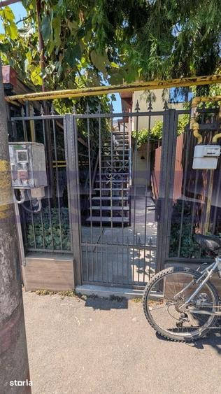 Apartament cu 3 camere în Vitan