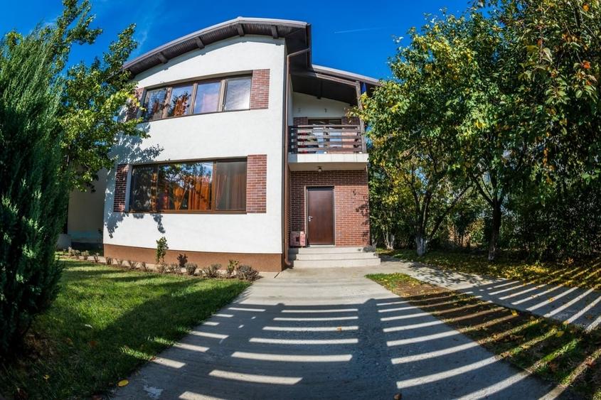 Casă cu 4 camere cu Teren 899 Mp în Militari