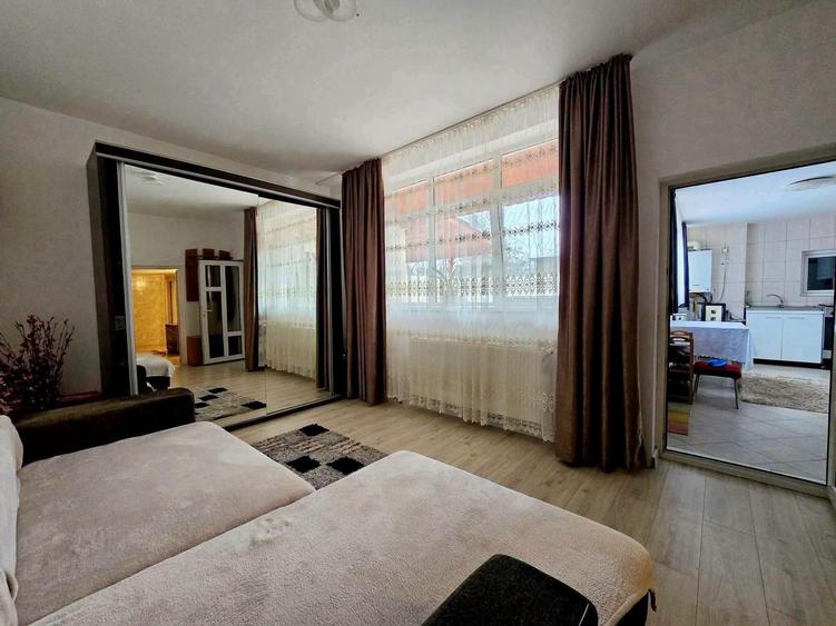 Duplex cu 6 camere cu Canalizare în Dobroești