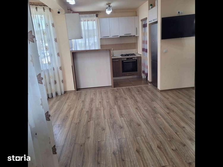 Casă cu 4 camere cu Teren 815 Mp în Livezeni