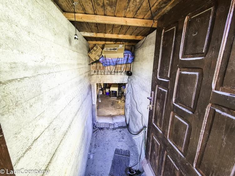 Casă cu 6 camere cu Teren 585 Mp în Geamăna