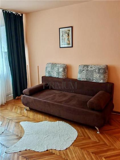 Apartament cu 2 camere semidecomandat, mobilat în Soarelui