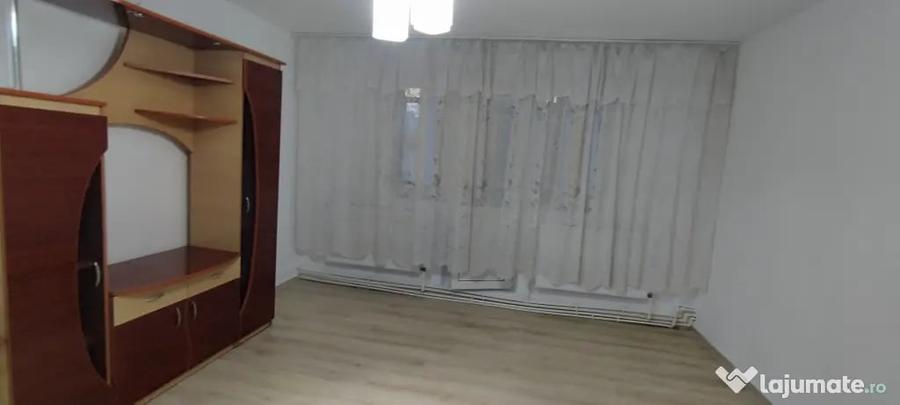 Inchiriez apartament 2 camere in Ramnicu Sarat - 1