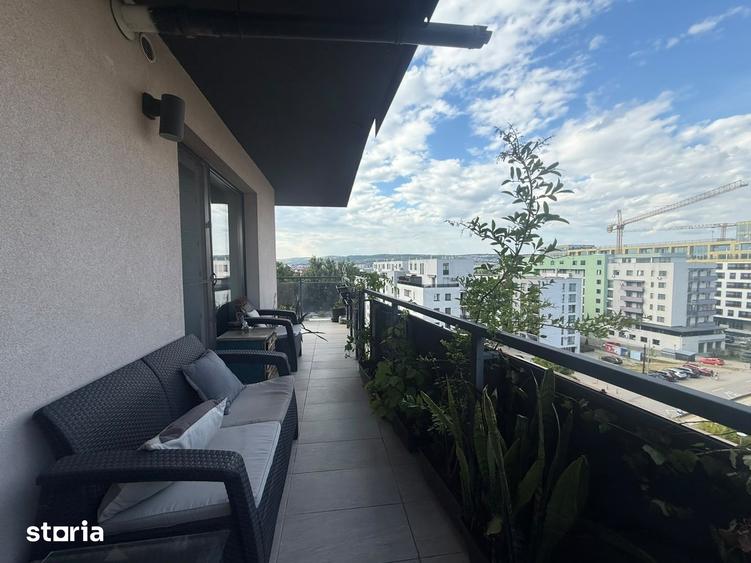 Apartament cu 2 camere semidecomandat în Sopor