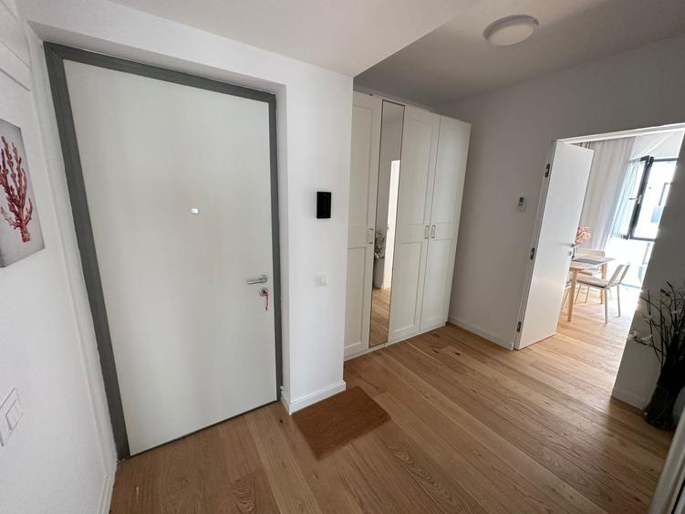 Apartament cu 3 camere semidecomandat în Floreasca
