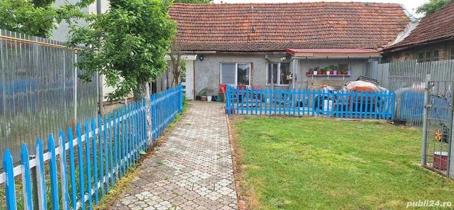 Casă cu 2 camere cu Teren 700 Mp în Central