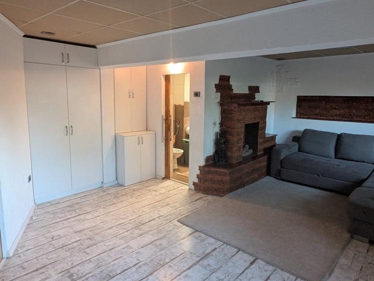 Apartament cu 4 camere decomandat, mobilat în Micălaca