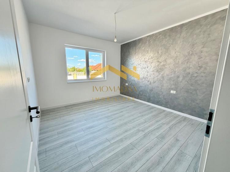 Casă individuală cu 4 camere cu Canalizare în Moșnița Nouă