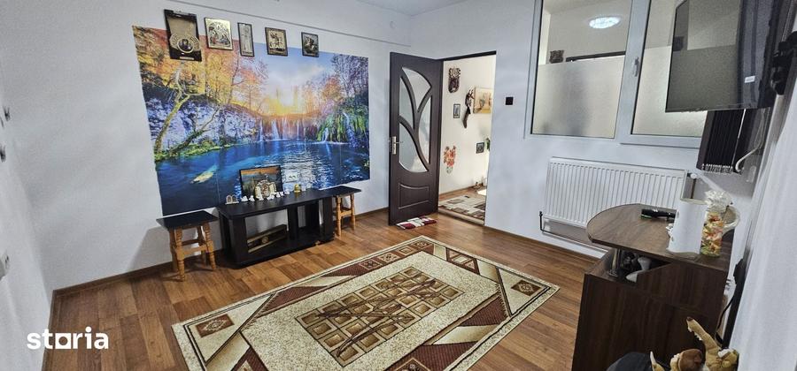 Apartament cu 4 camere decomandat în Bartolomeu