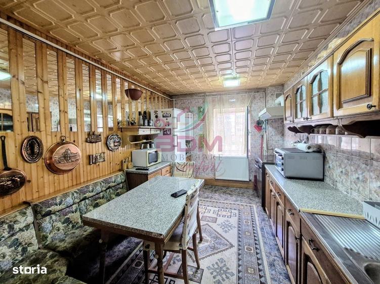 Apartament cu 4 camere decomandat în Central