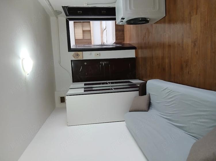 Apartament cu 2 camere decomandat în Precista