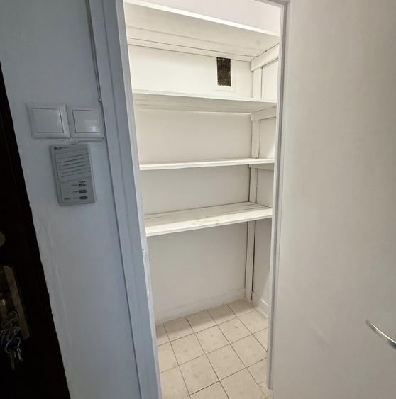 Apartament cu 3 camere decomandat în Cornișa