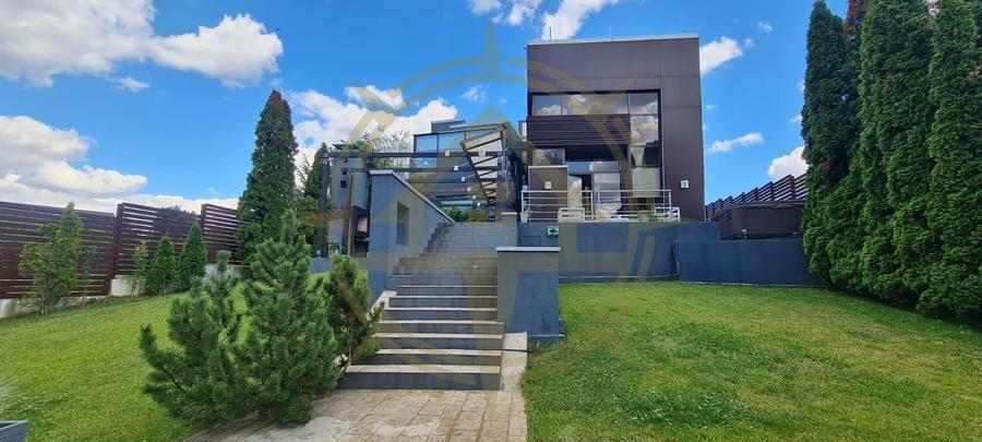 Casă cu 5 camere cu Garaj în Snagov