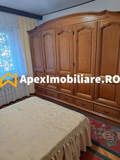 Apartament cu 3 camere decomandat în Obor