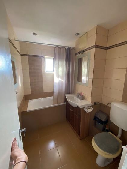 Apartament cu 3 camere decomandat în Vasile Aaron