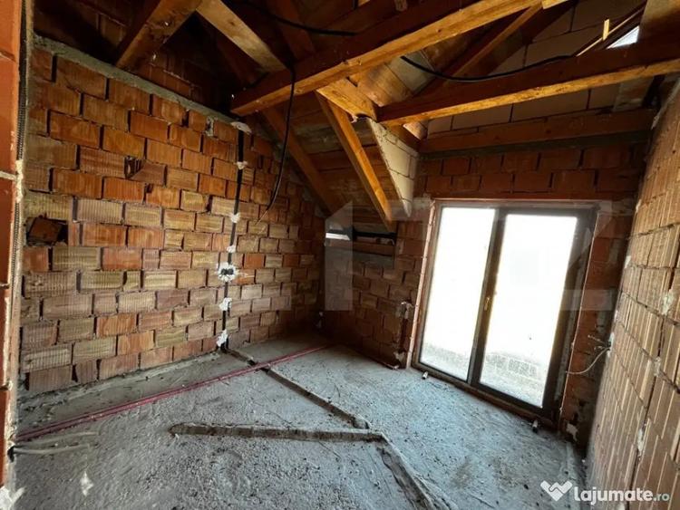 Casă cu 6 camere cu Teren 400 Mp în Beclean