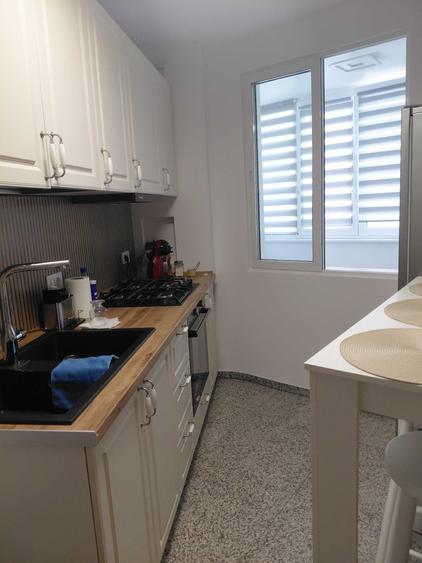 Apartament cu 2 camere decomandat în 1 Decembrie
